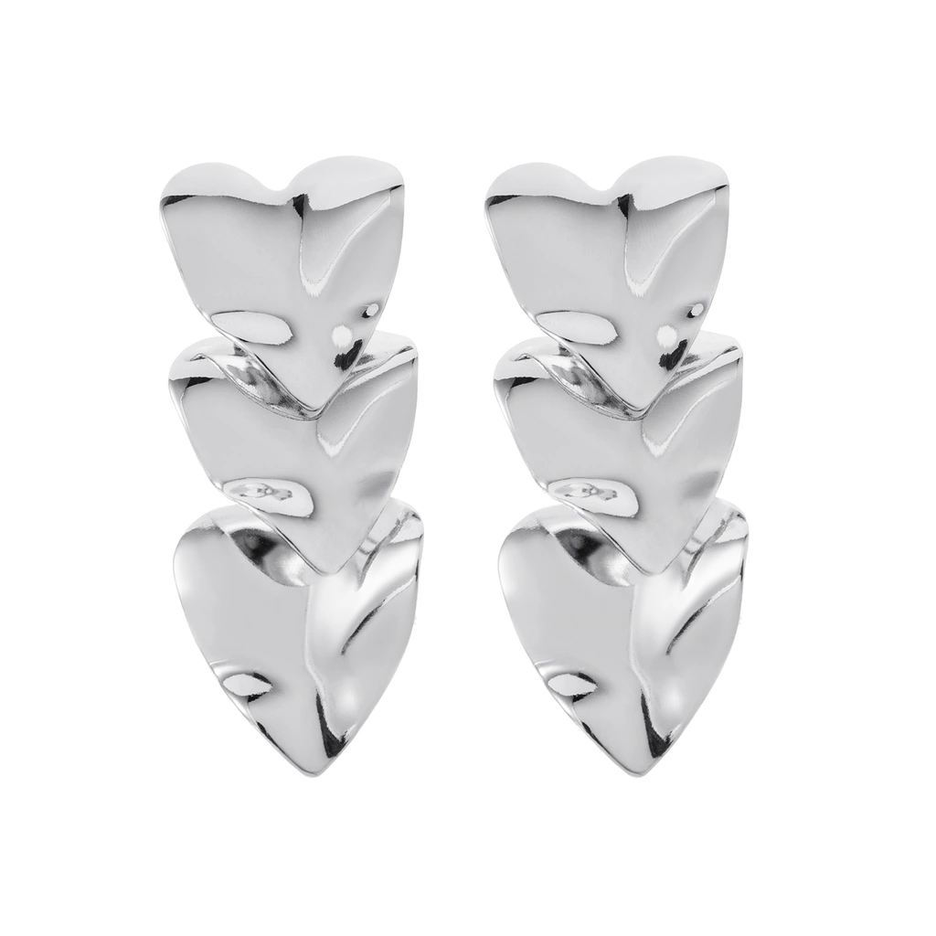Silverfärgade örhängen, tre hängande hjärtan - 2,2x5 cm