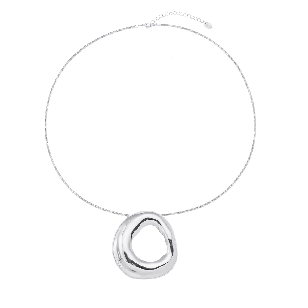 Silverfärgat halsband, ormkedja med hammrad ring - 66+7 cm