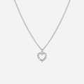 Silverfärgat halsband med hjärta som berlock